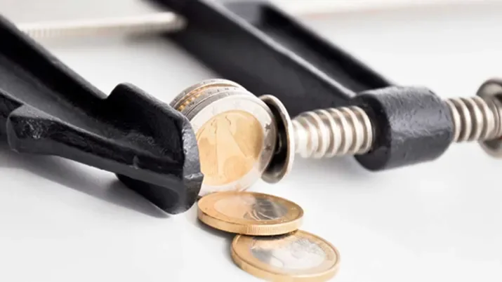 2019-07-24_24_pics-is-bank-tightening-ammo-for-ecb_teaser.jpg